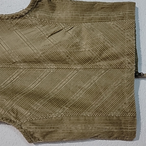 Columbia Corduroy Gold Vest w/Faux Fur Collar Sz. M - Picture 9 of 11